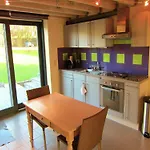 Cozy Bedrooms Cottage, Soumoy
