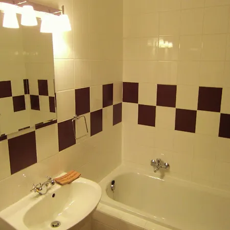 Cozy Bedrooms Cottage,